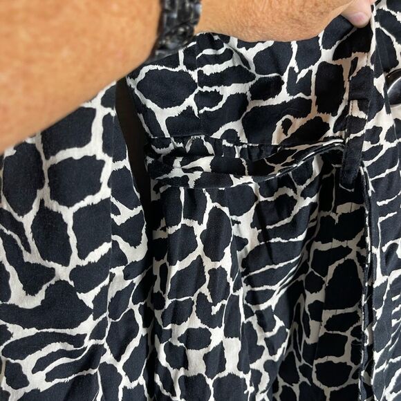 Luii black and white animal print long sleeve jacket, size XL - Picture 7 of 16